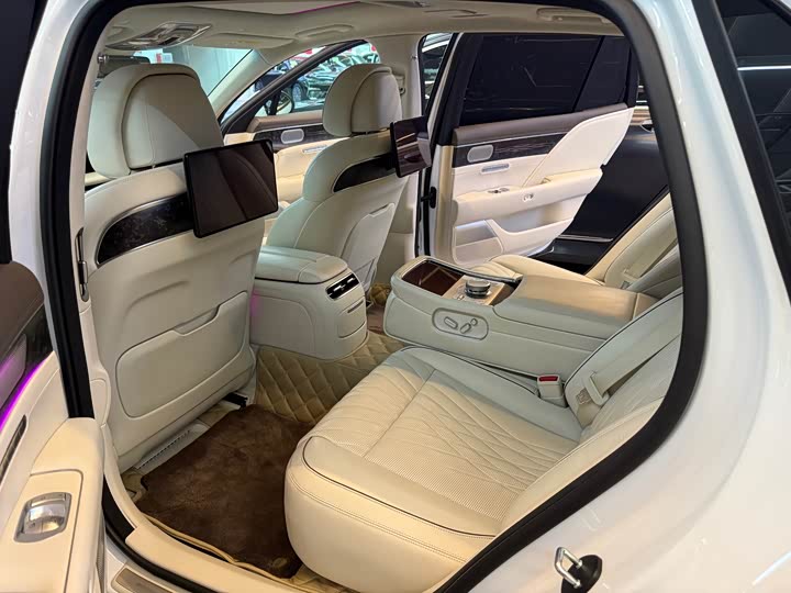 Фото 8 - Genesis G90