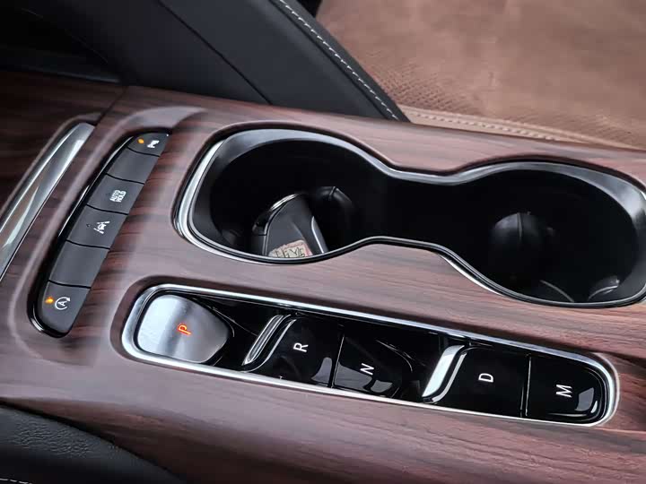 Фото 6 - Buick Envision Plus