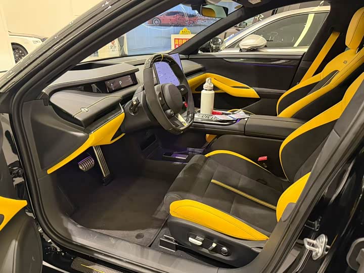 Фото 3 - Xiaomi SU7 Ultra