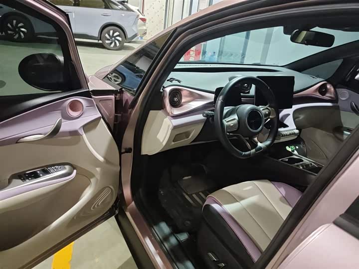 Фото 16 - BYD Dolphin