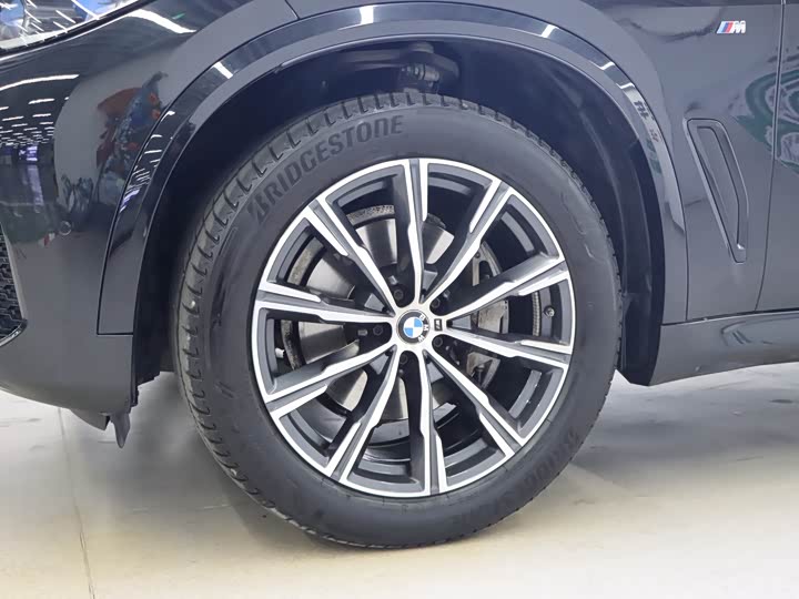 Фото 25 - BMW X5