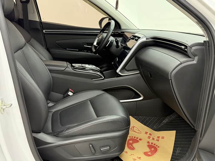 Фото 17 - Hyundai Tucson L