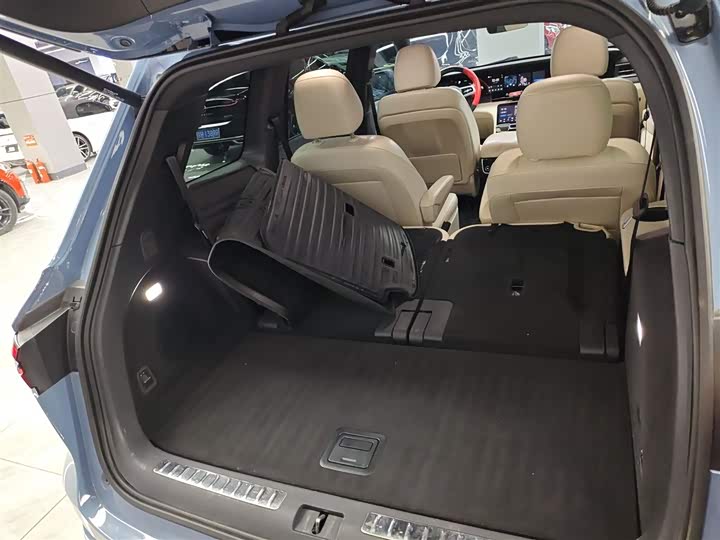 Фото 19 - LiXiang One