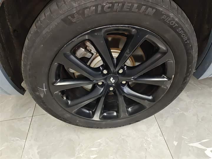 Фото 26 - LiXiang One