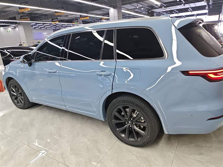 Фото 5 - LiXiang One