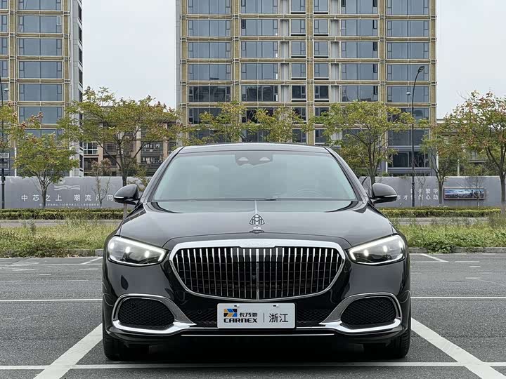 Фото 2 - Mercedes-Benz Maybach S-Class
