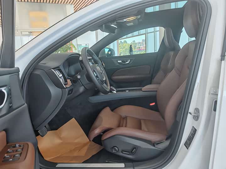 Фото 11 - Volvo S60