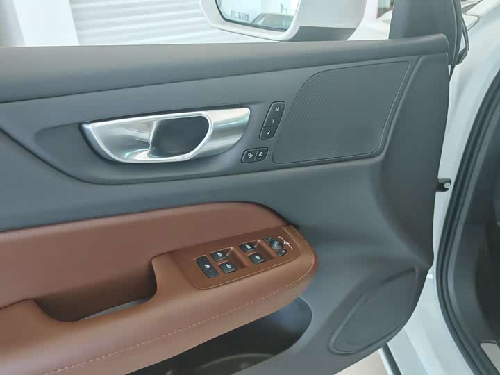 Фото 16 - Volvo S60