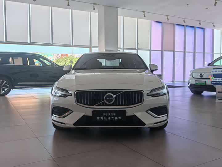 Фото 2 - Volvo S60