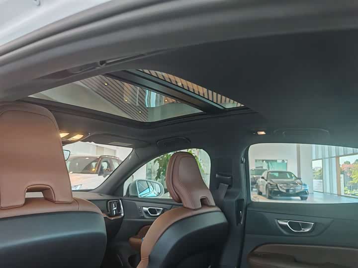 Фото 20 - Volvo S60