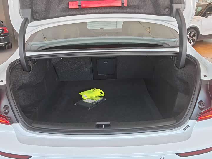 Фото 21 - Volvo S60