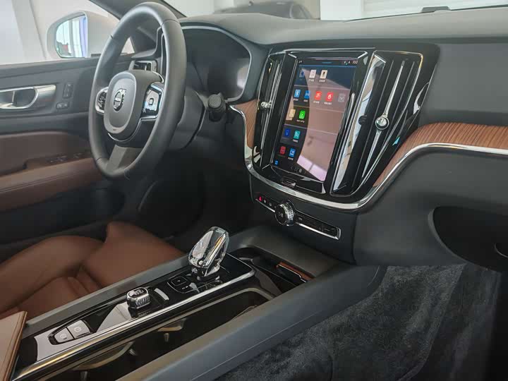 Фото 25 - Volvo S60