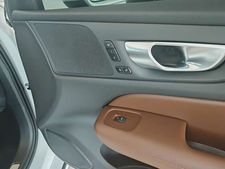 Фото 26 - Volvo S60