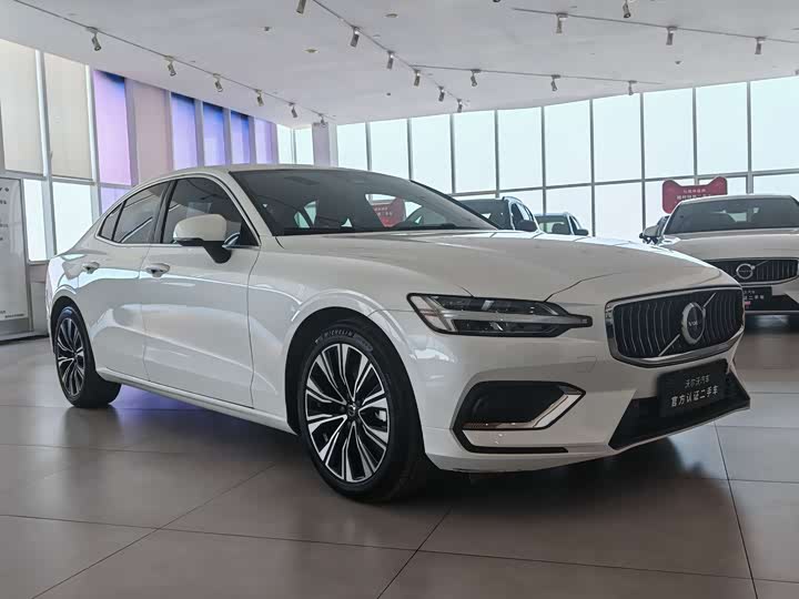 Фото 3 - Volvo S60