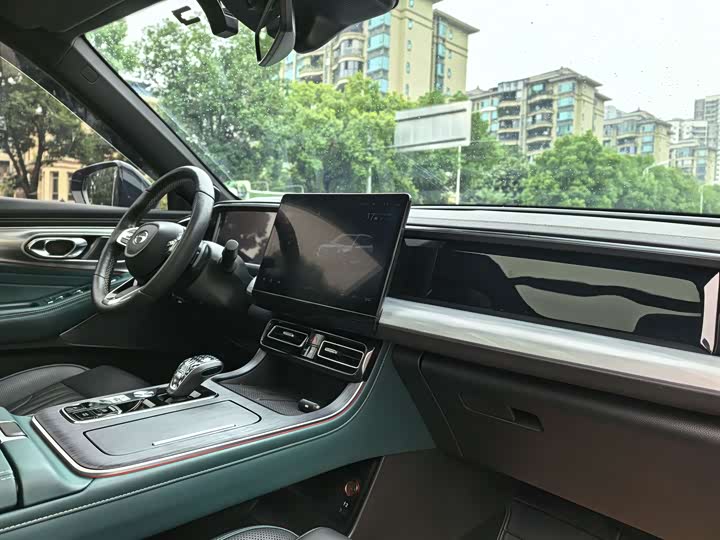 Фото 17 - GAC Trumpchi GS8