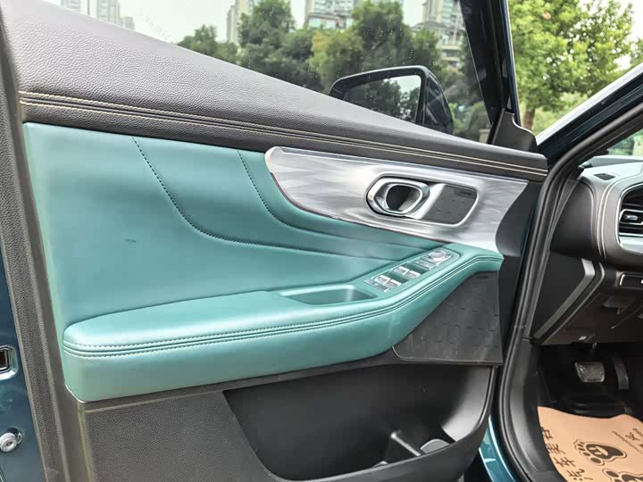 Фото 21 - GAC Trumpchi GS8