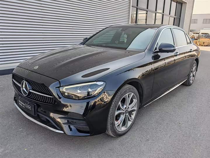 Фото 1 - Mercedes-Benz E-Class