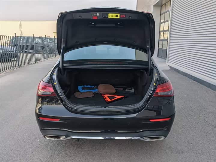 Фото 5 - Mercedes-Benz E-Class