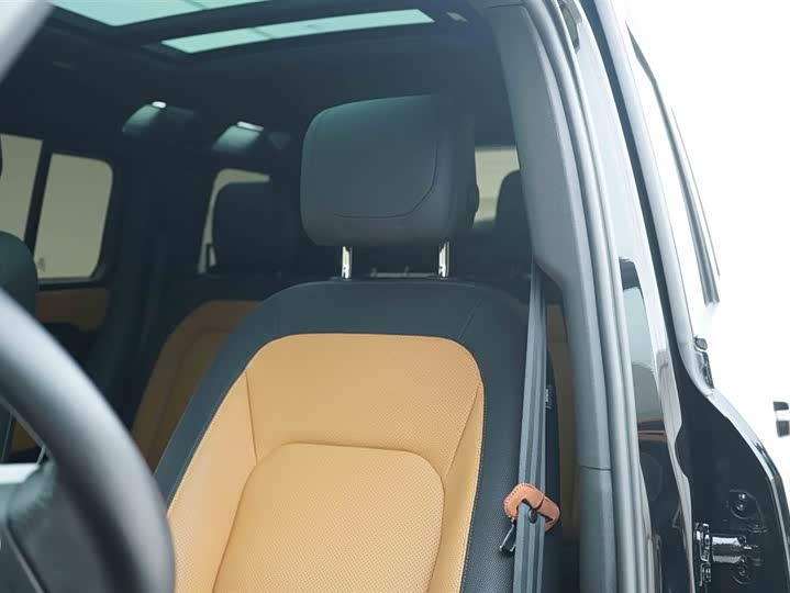 Фото 13 - Land Rover Defender