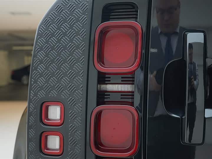 Фото 15 - Land Rover Defender