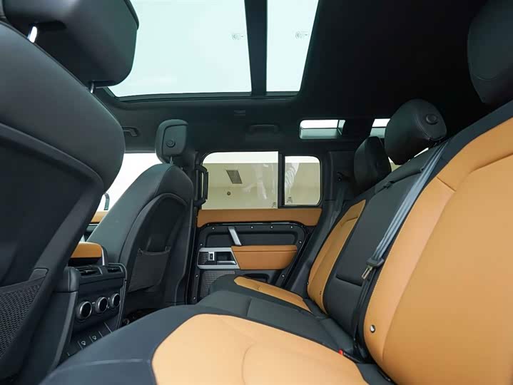 Фото 20 - Land Rover Defender