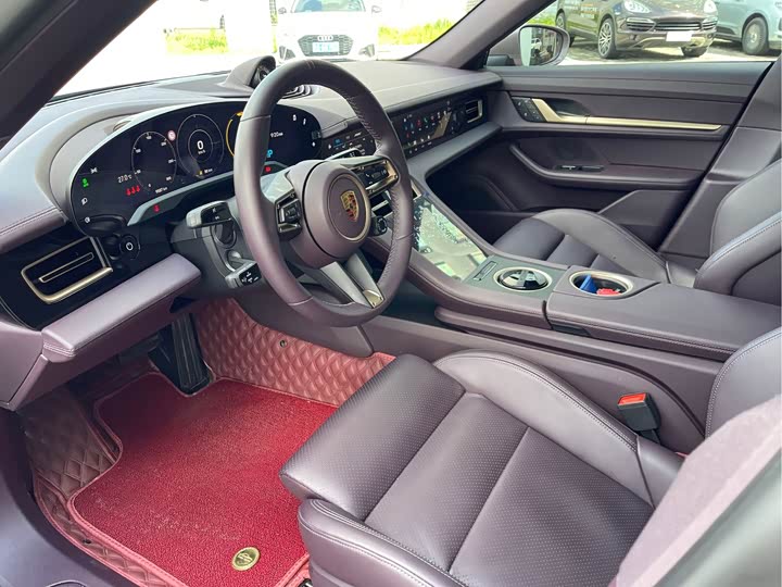 Фото 4 - Porsche Taycan