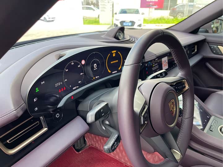 Фото 6 - Porsche Taycan