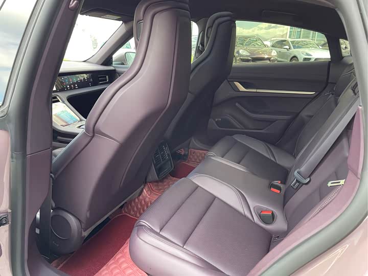 Фото 8 - Porsche Taycan