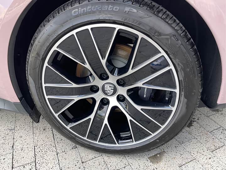 Фото 9 - Porsche Taycan