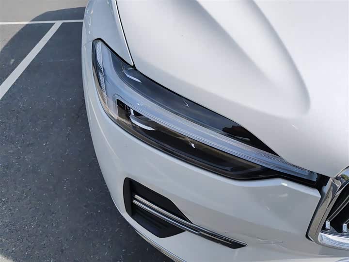 Фото 13 - Volvo XC60