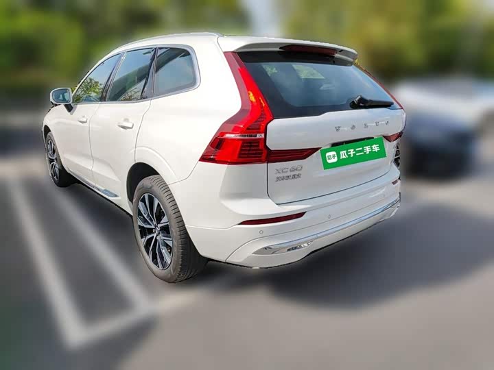 Фото 9 - Volvo XC60