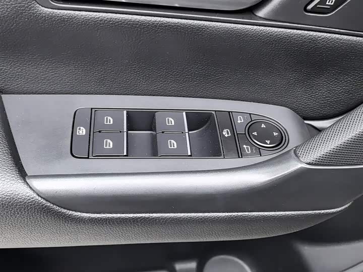 Фото 9 - Mazda CX-50