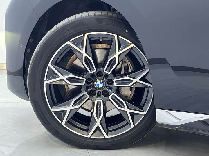 Фото 11 - BMW 7 Series