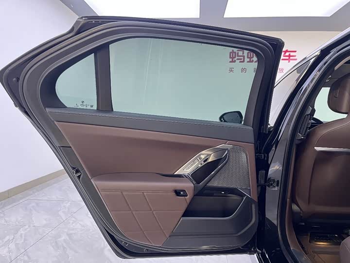 Фото 20 - BMW 7 Series