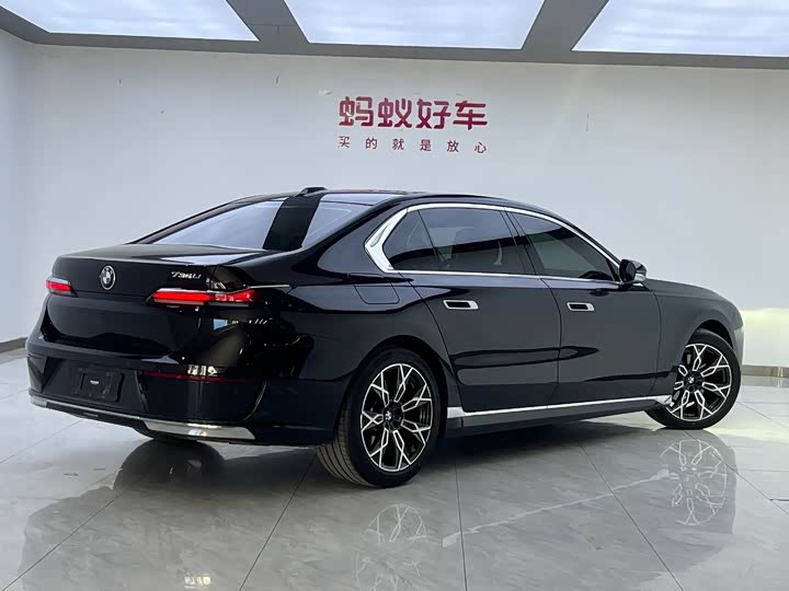 Фото 6 - BMW 7 Series