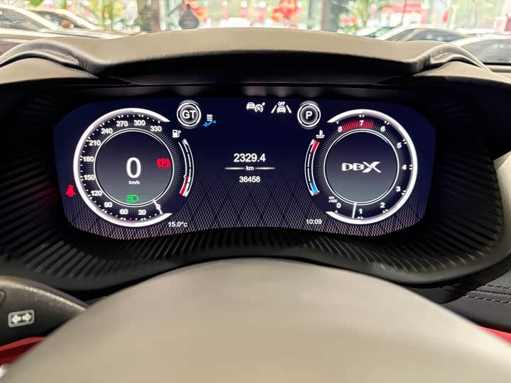 Фото 14 - Aston Martin DBX