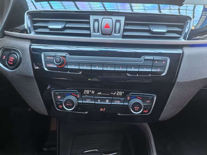 Фото 16 - BMW X1