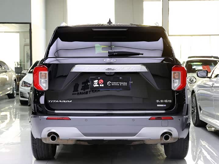 Фото 24 - Ford Explorer