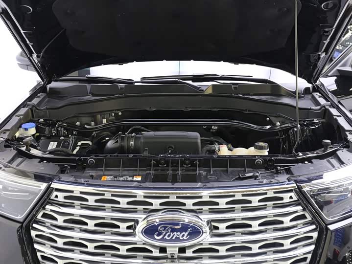 Фото 25 - Ford Explorer