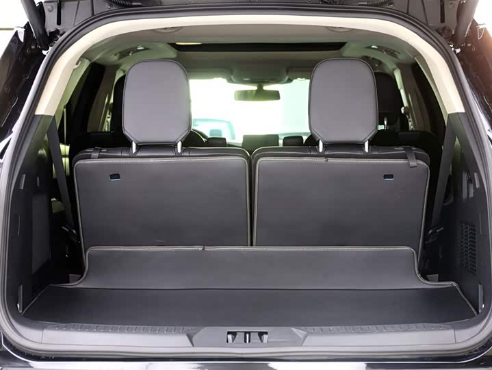 Фото 26 - Ford Explorer