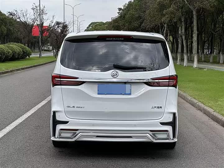 Фото 11 - Buick GL8 ES