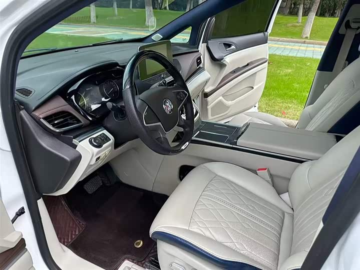 Фото 4 - Buick GL8 ES