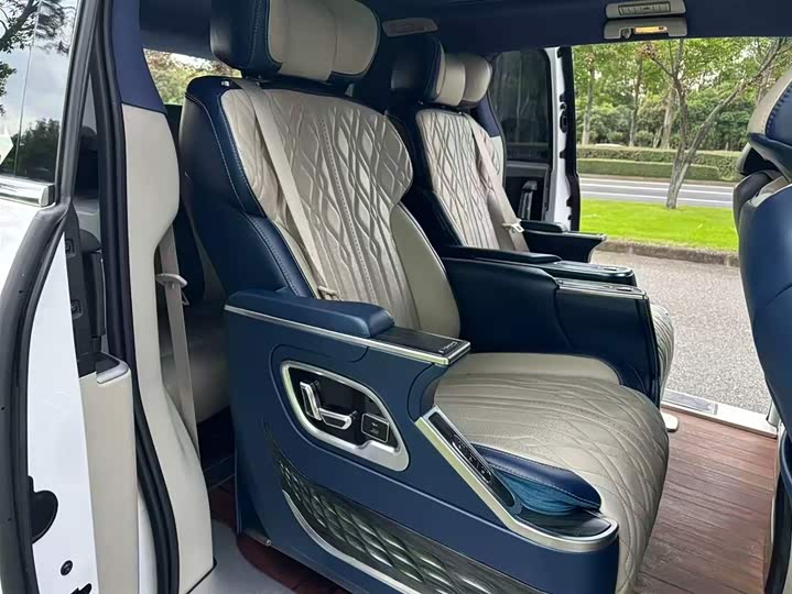 Фото 7 - Buick GL8 ES