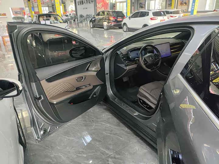 Фото 2 - BYD Han