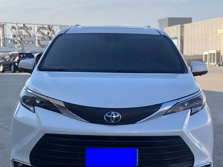 Фото 2 - Toyota Sienna