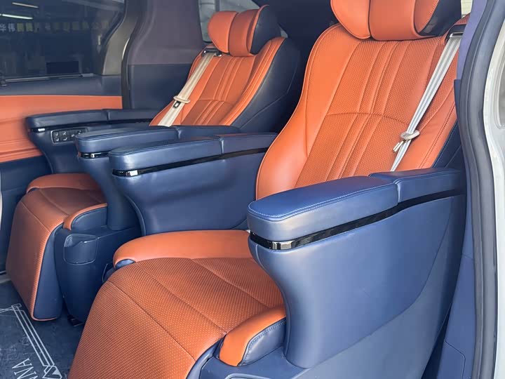 Фото 5 - Toyota Sienna