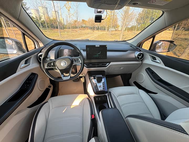 Фото 12 - BYD Yuan Pro