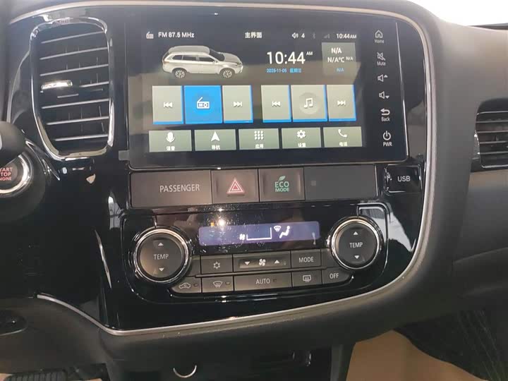 Фото 13 - Mitsubishi Outlander