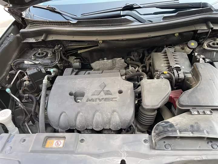 Фото 20 - Mitsubishi Outlander