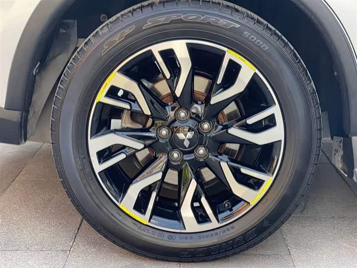 Фото 26 - Mitsubishi Outlander